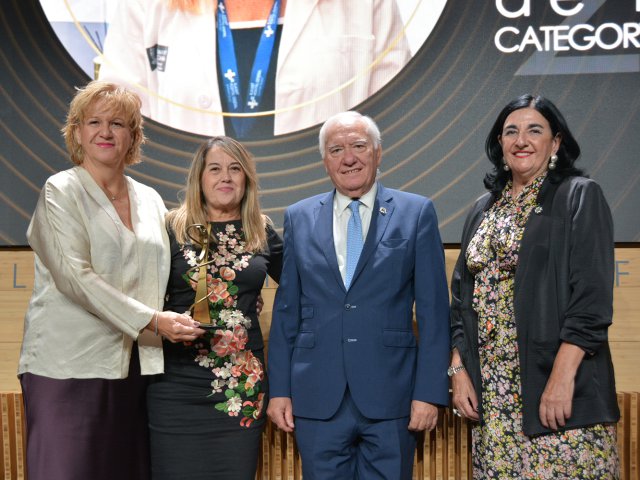 9MariaDelRemediosYañez_GanadoraTrayectoriaProfesional (2)